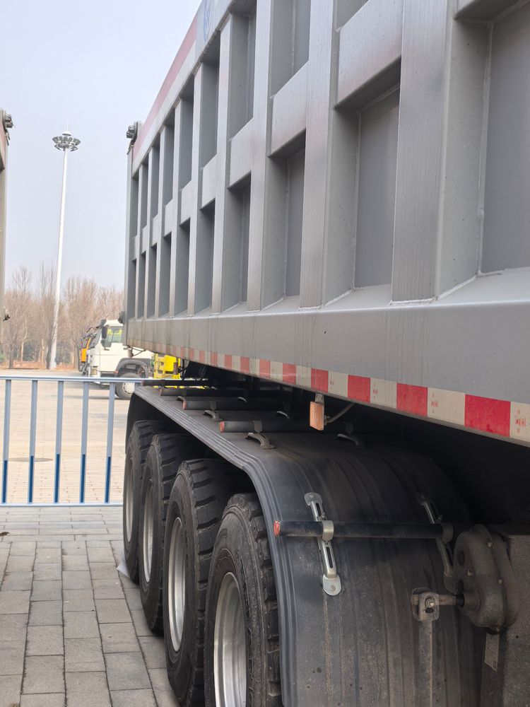 U-shape rear dump semi-trailer side profile